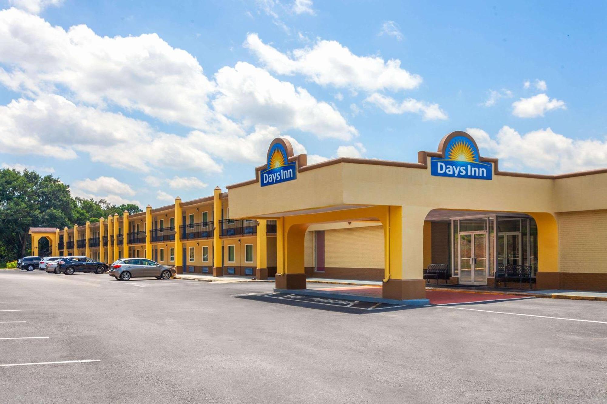 Days Inn By Wyndham Shelby Exterior photo